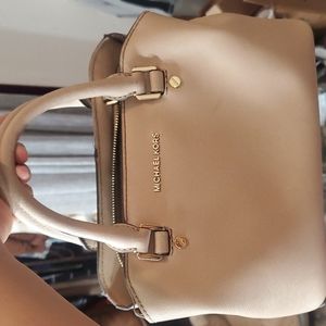 Michael kors hand bag